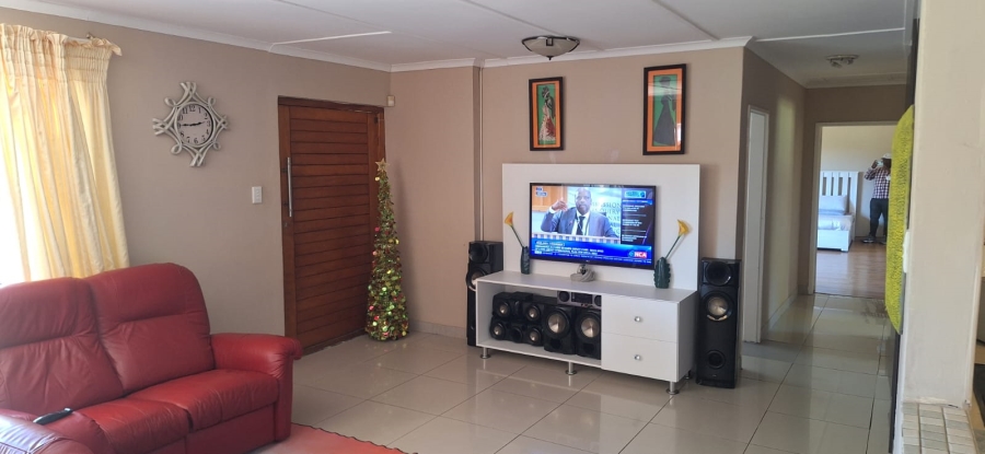 5 Bedroom Property for Sale in Gonubie Eastern Cape